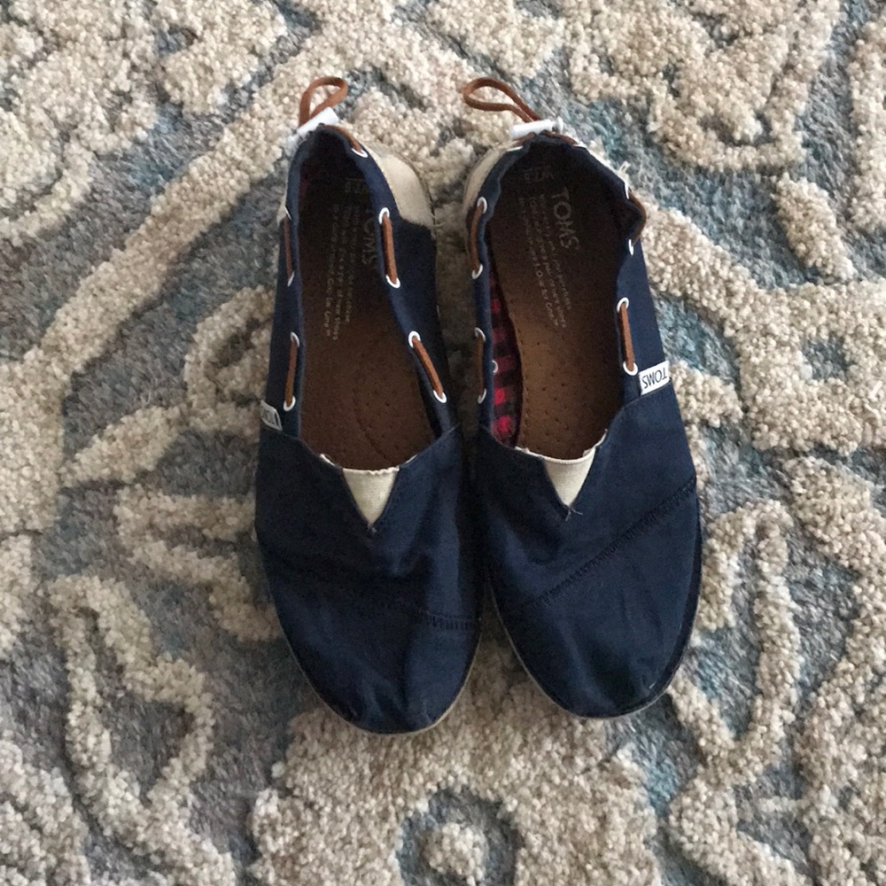 Navy blue TOMS